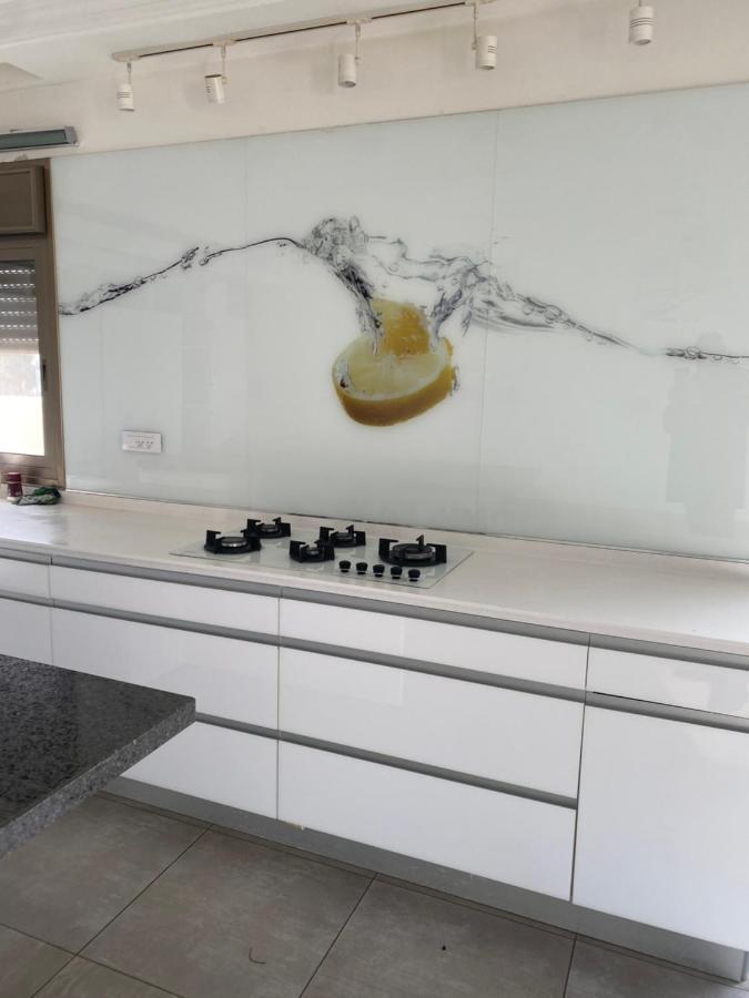 Mobersham'S House In Acre Apartment Bagian luar foto