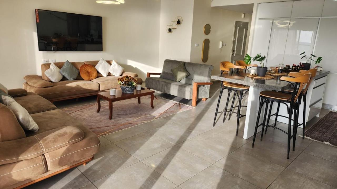 Mobersham'S House In Acre Apartment Bagian luar foto